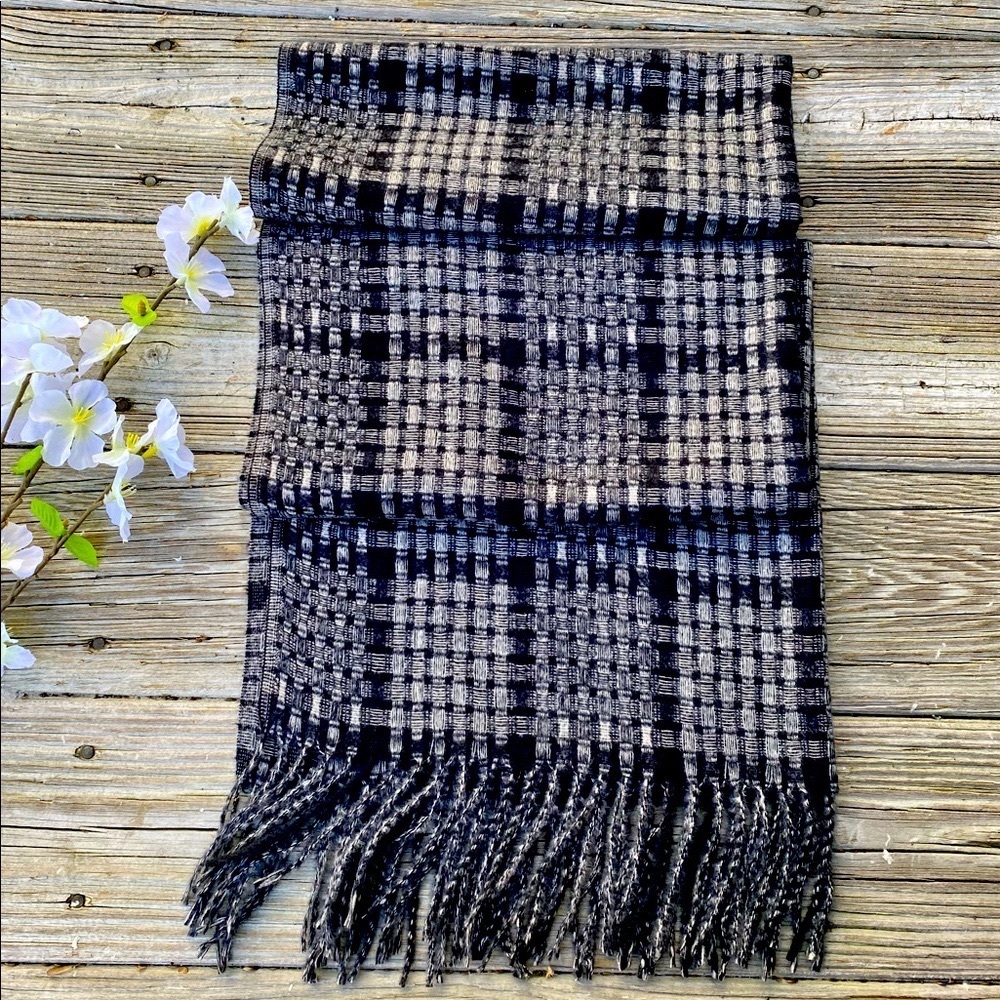 Stylish Warn Winter Scarf